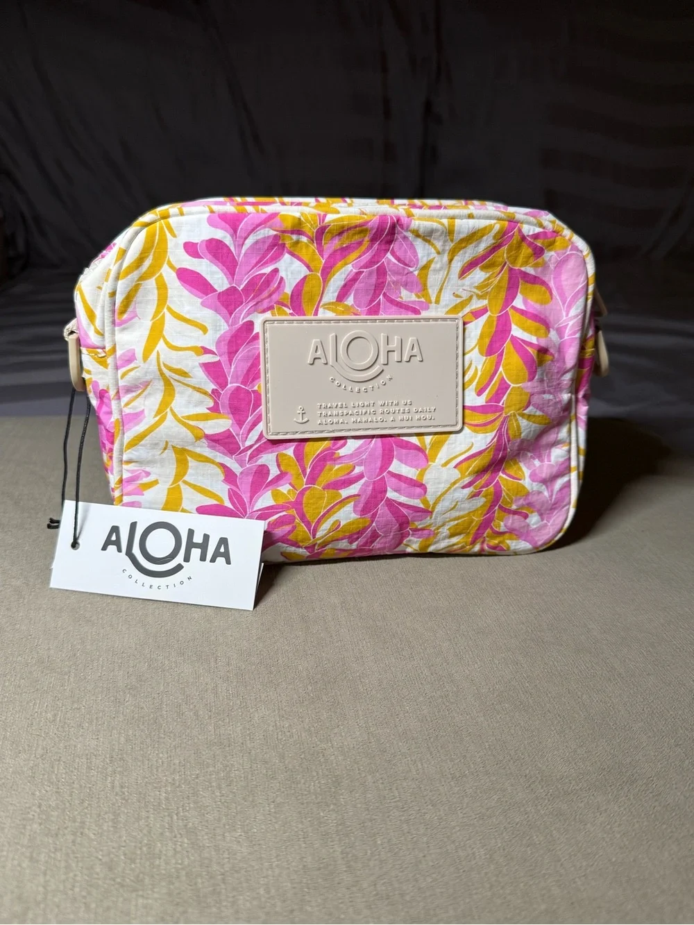 NWT RARE Aloha Collection SUPER SPECIAL LIMITED EDITION Le Tour Lei Stand Taffy